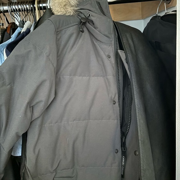 Canada Goose Carson Parka - Picture 2 of 5